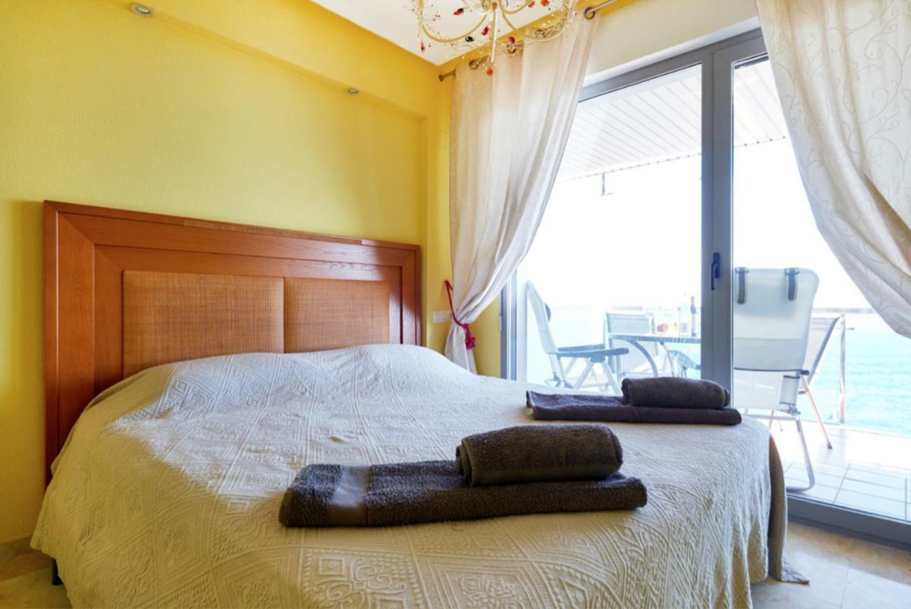 Sea Front Callas De Torrevieja Apartment Exterior photo
